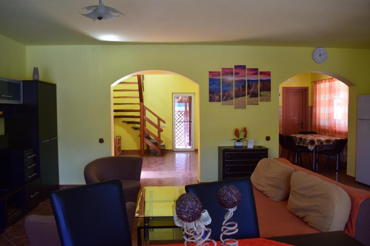 Gamma Guest House Praid Luaran gambar